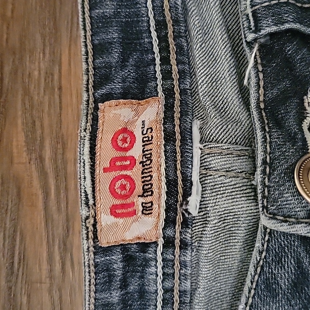 #25 Women's no boundaries jeans - Picture 4 of 8